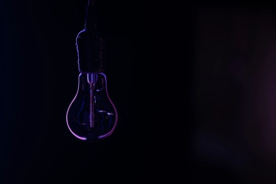 silhouette-non-glowing-lamp-dark-copy-space